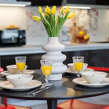 Ice Art By Cozyplace Apartment