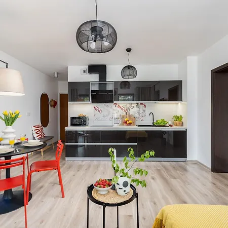 Ice Art By Cozyplace Apartment