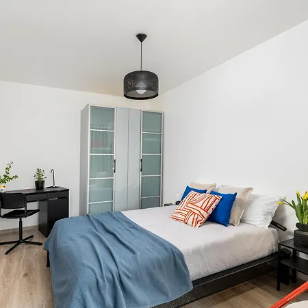 Ice Art By Cozyplace Apartment